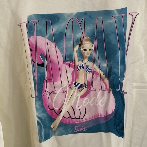 NWT Barbie Vacay Graphic Sweatshirt in Cream - Picture 4 of 6